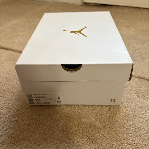 Jordan 1 Low 'Reverse Black Toe' - Unisex (Men's Size: 10.5/Women's Size: 12) - Picture 6 of 13